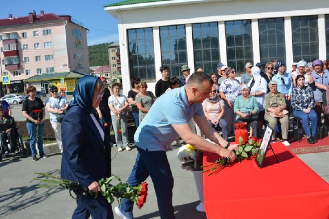 Минеев Эдуард Николаевич Минеев Эдуард Николаевич