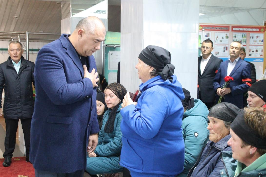 Туюшов Динис Викторович Туюшов Динис Викторович