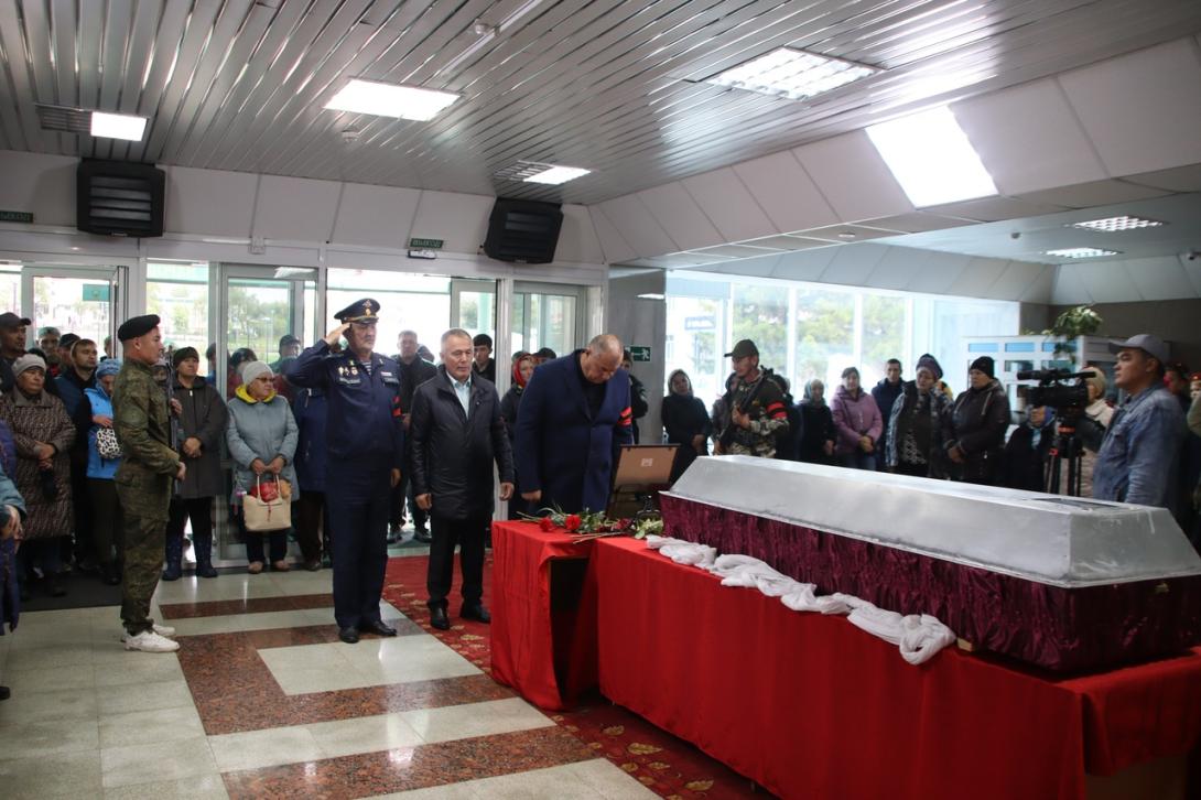 Туюшов Динис Викторович Туюшов Динис Викторович