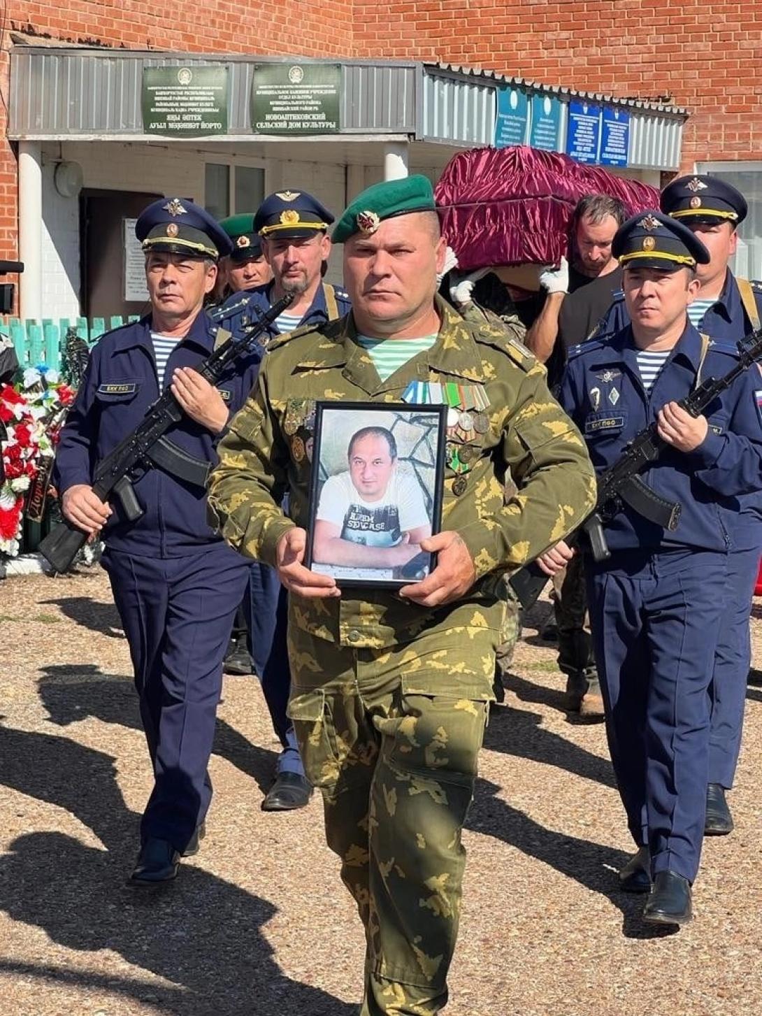 Тихонов Эдуард Павлович Тихонов Эдуард Павлович